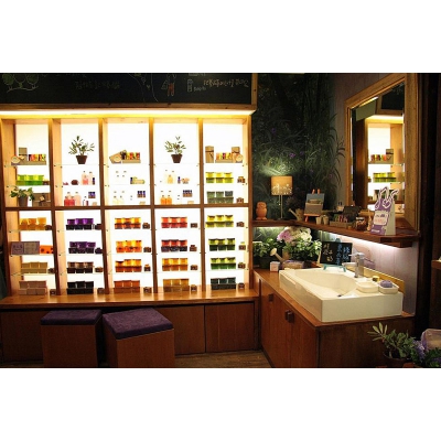 cosmetic shop furniture33